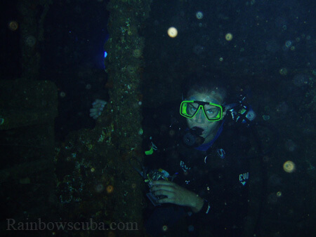 Scuba diving hawaii shark rainbowscuba -57
