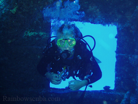 Scuba diving hawaii shark rainbowscuba -64